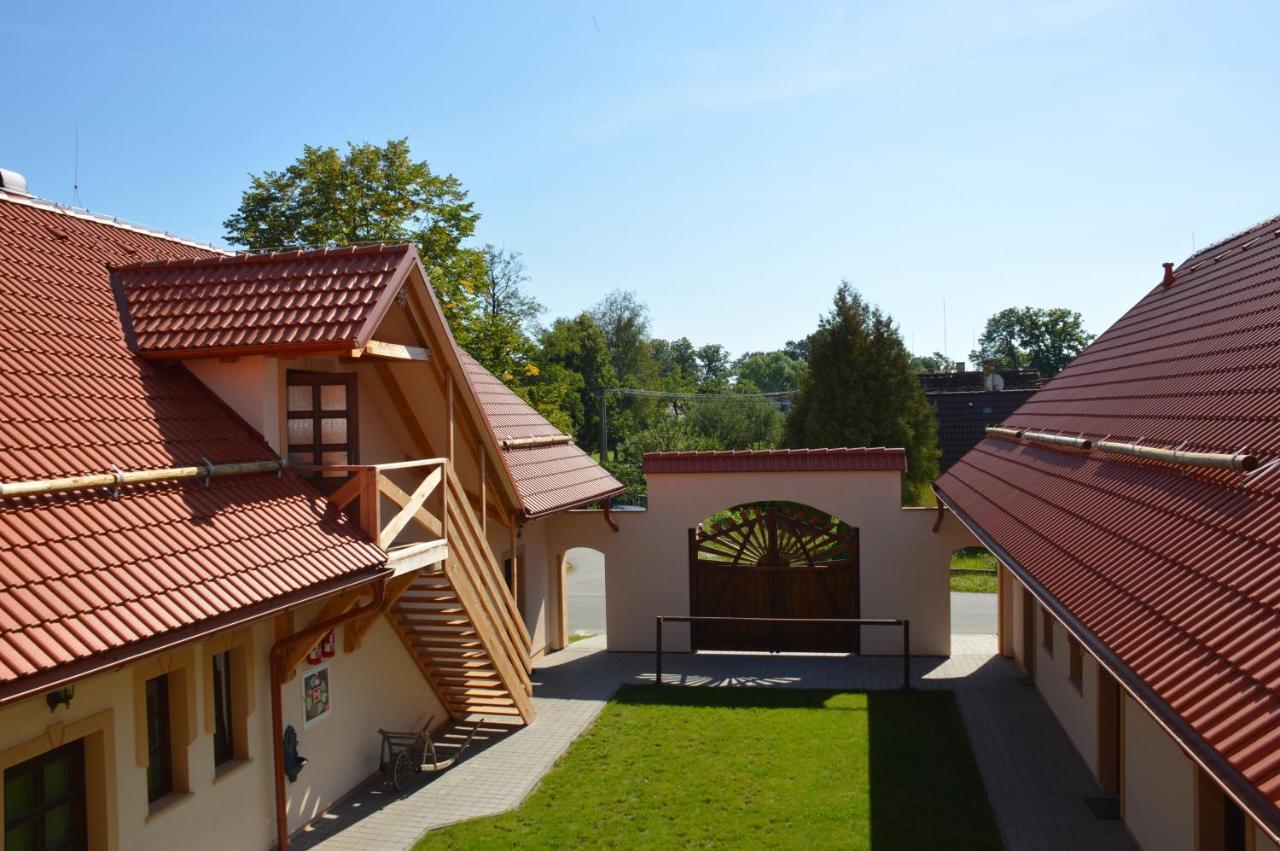 Penzion U Podkovare Třeboň Exterior foto